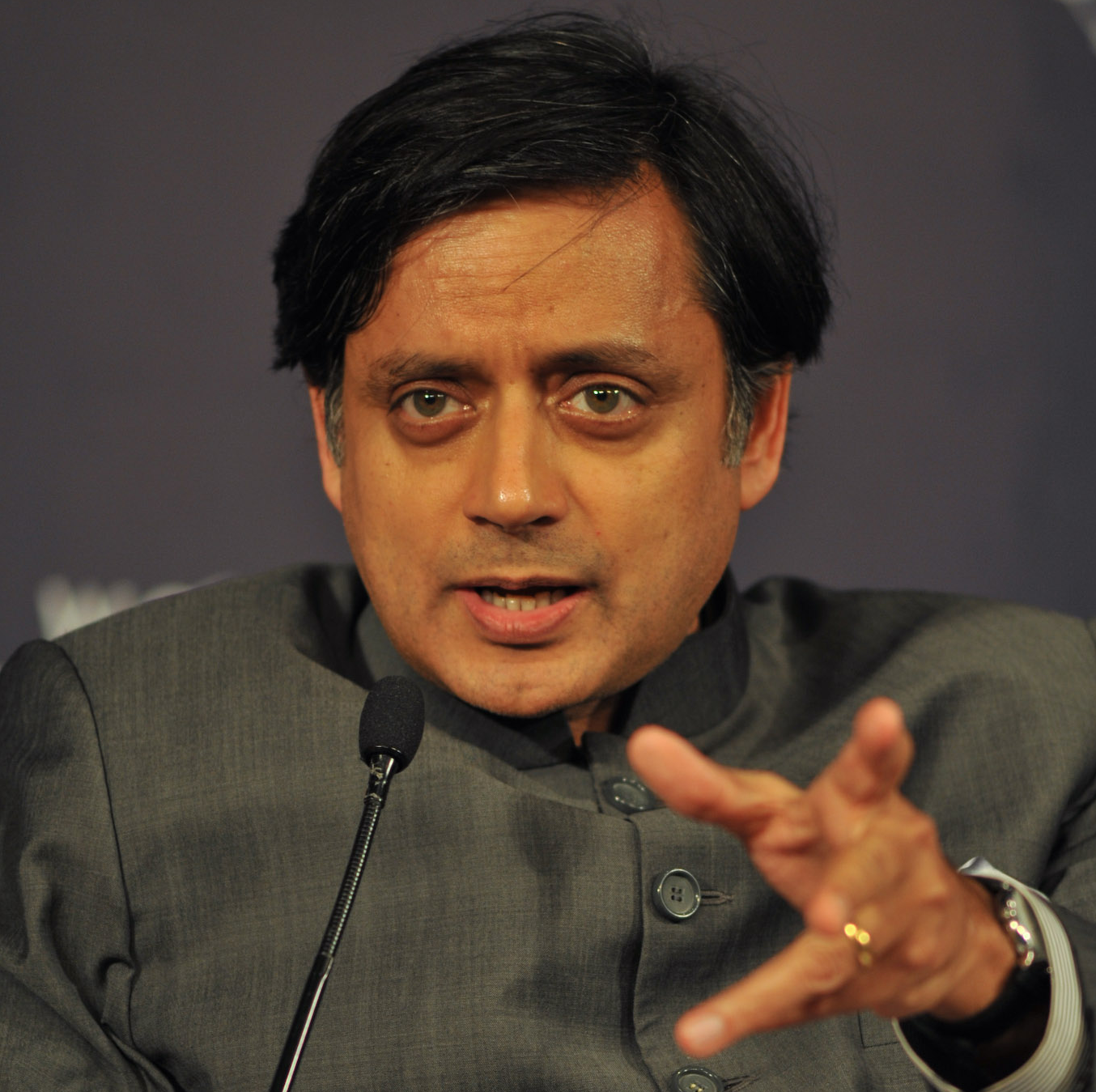 Keynote Speaker Shashi Tharoor Speaking Fee And Information